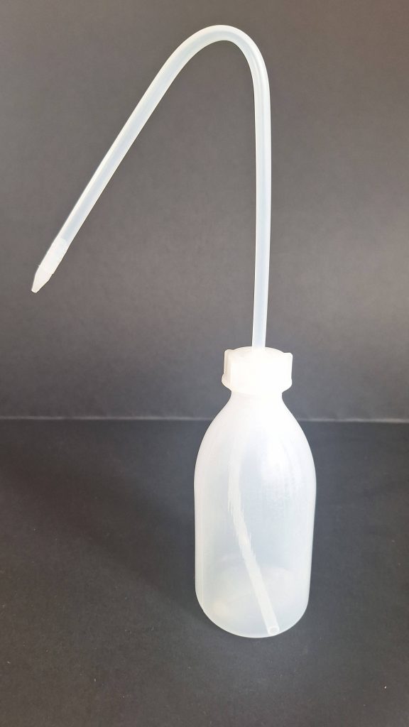 Boca štrcaljka, plastična (PVC), bijele boje, 250ml