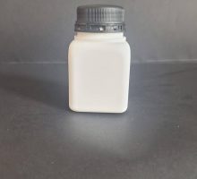 Boca za kemikalije u prahu, plastična (PVC), bijele boje s crnim čepom, 100g