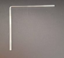 Staklena cijev, savijena pod kutom od 90 stupnjeva, dimenzija približno 150x150mm