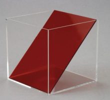 Plastična kocka s pomičnim dijagonalnim presjekom u boji