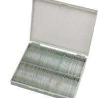 Mikroskopski preparati u drvenoj kutiji, 100 komada