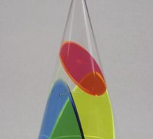 Model stošca s konikama u boji